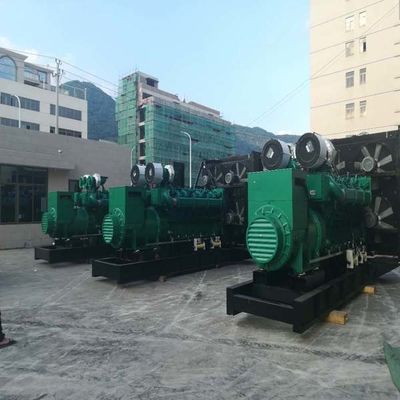 Diesel die van 2500kva 2000kw Generator door Yuchai-MotorWaterkoeling wordt aangedreven